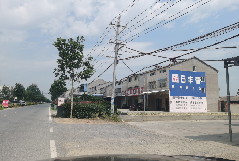 江华如何能保证墙体广告的醒目性？