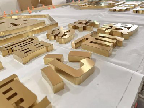 江华拉丝不锈钢字的特点。